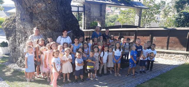 65 copii din medii dezavantajate au participat la Grădinița de vară, de la Cajvana
