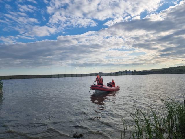 Pompierii caută trupul unui tânăr de aproximativ 18 ani, care s-ar fi înecat în iazul Lipoveni