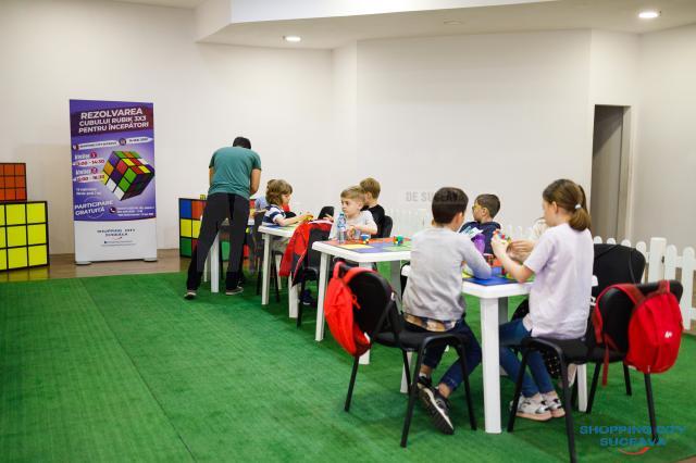 Ateliere gratuite de cub Rubik 3x3 la Shopping City Suceava