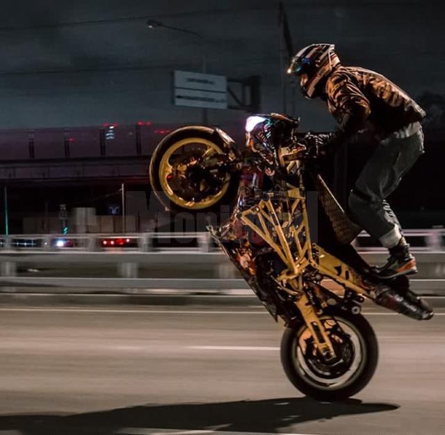 În cadrul Bucovina Motorfest, doi motocicliști din Ungaria vor oferi un spectacol de cascadorii pe două roți în parcare la Iulius Mall Suceava