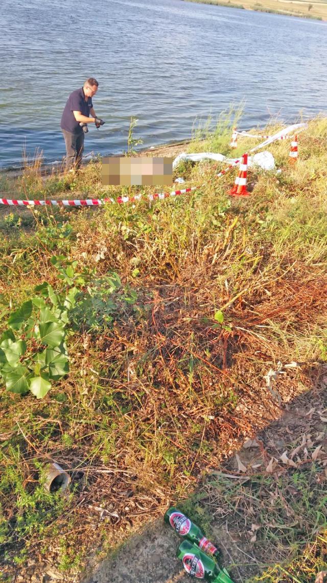 Tânărul dispărut miercuri seară la Lipoveni a fost scos mort din apele iazului