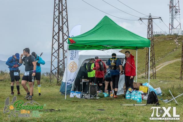 Participanți la competiția Bucovina Ultra Rocks 2022, susținuți de membrii Rotary Club Suceava Cetate