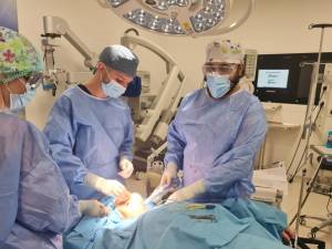 Intervenție chirurgicală în premieră pentru județul Suceava la Spitalul „Sf. Ioan cel Nou”
