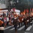 O mare paradă cu domnițe, războinici cu arme zăngănind și torțe a dat startul Festivalului de Artă Medievală de la Suceava