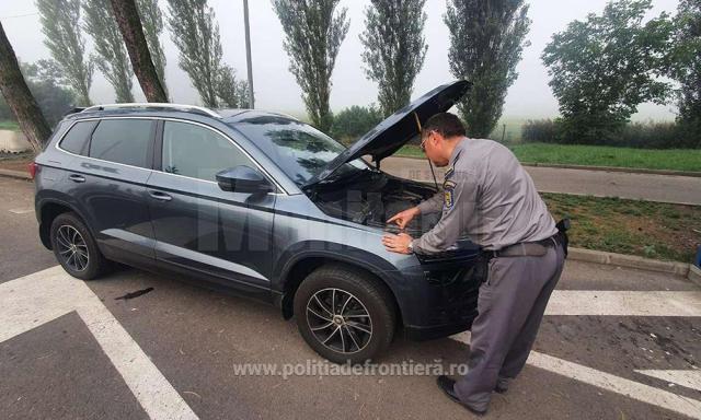 Mașină care figura ca furată în Cehia, descoperită în PTF Siret