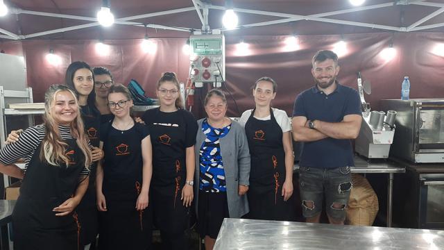 Elevi ai Colegiului Economic au gătit alături de chef Cătălin Scărlătescu