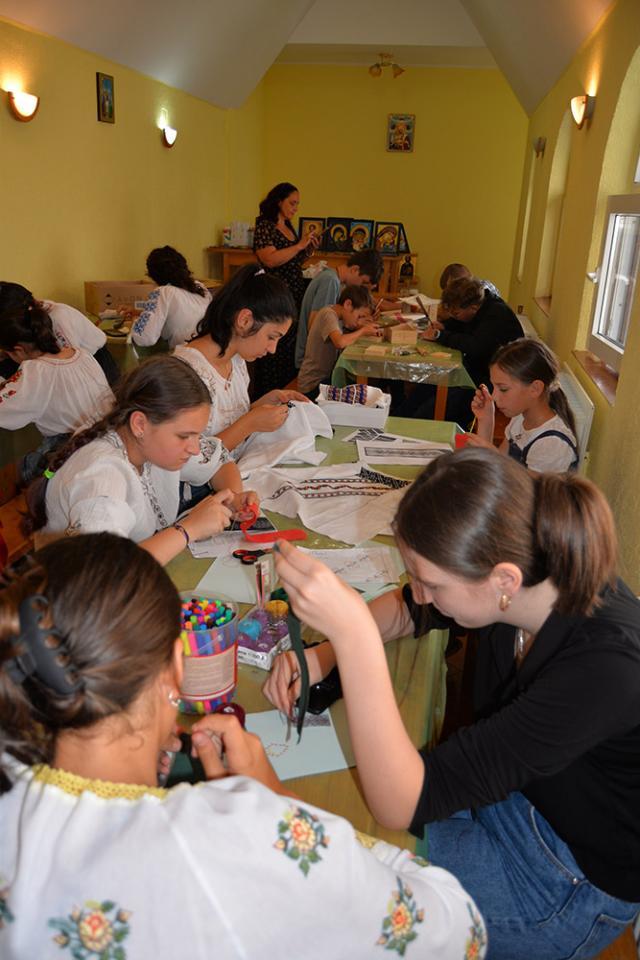 Școala de vară, la Parohia „Acoperământul Maicii Domnului” Suceava