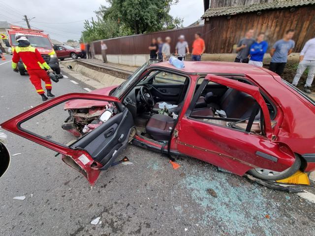 Accident cu doi răniți pe DN 29 Suceava-Botoșani, la Plopeni