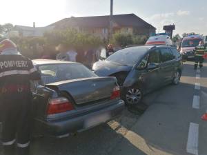 Doi tineri au ajuns la spital în urma unui accident petrecut la Spătărești