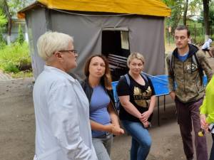 400 de refugiați ucraineni din zona de conflict sunt sprijiniți la Cernăuți