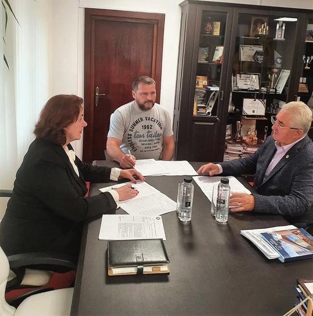 Primarul Sucevei, Ion Lungu, la discuțiile cu Doina Iacoban, subsecretar de stat de la Ministerul Investițiilor și Proiectelor Europene
