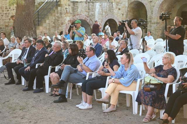 Zilele Culturii Polone au debutat cu o expoziție, un concert susținut de pianista Maria Chaykovskaya și cu cântece patriotice interpretate de Corul feminin „Canzona”