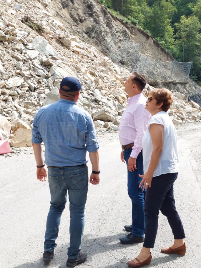 Dispoziție de blocare a accesului pe DN 17B, în zona alunecărilor masive