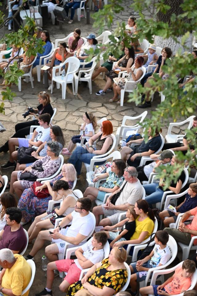 Peste 1.700 de spectatori au participat la „Teatru la Cetate”