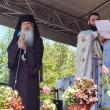 Sute de credincioși au participat la slujba de sfințire a Bisericii „Sf. Vasile cel Mare”, oficiată de ÎPS Teodosie și PS Damaschin Dorneanul