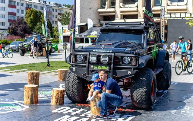 Mașini spectacol și mii de oameni, la prima ediție a Off Road Max Bucovina - 4X4 Show