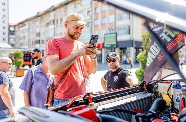 Mașini spectacol și mii de oameni, la prima ediție a Off Road Max Bucovina - 4X4 Show