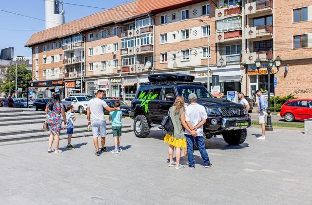 Mașini spectacol și mii de oameni, la prima ediție a Off Road Max Bucovina - 4X4 Show