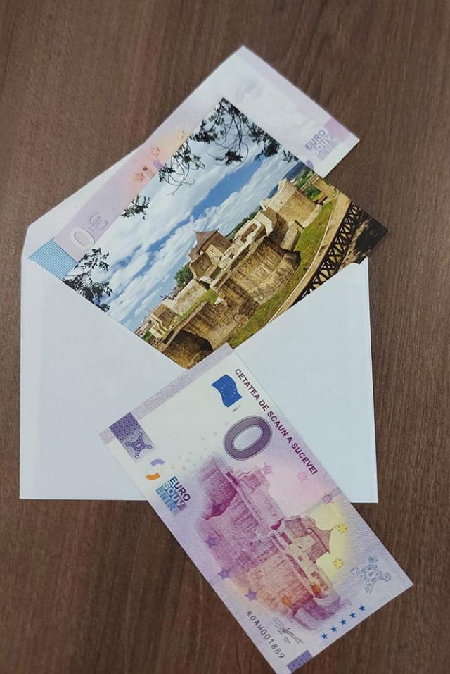 Bancnota Suvenir de 0 Euro, ce promovează Cetatea de Scaun a Sucevei, lansată de Muzeul Național al Bucovinei