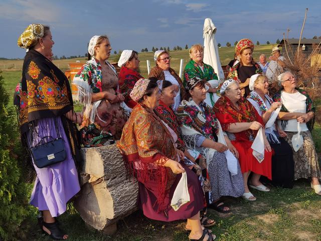 „Comoara” dezgropată din pivnițele uitării de primul cor al lipovenilor din Mitocu Dragomirnei, „Sakalinskie Biserî”