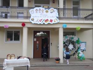 Școala Gimnazială și Grădiniţa cu Program Prelungit „Sf. Ioan cel Nou de la Suceava” și-au deschis porțile