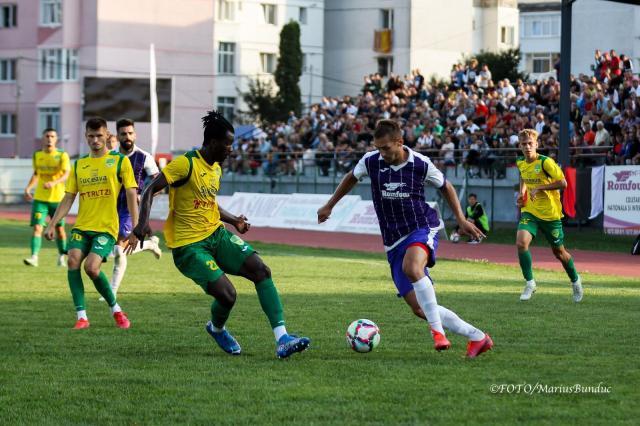 La trei zile distanta de duelul direct din Cupa Romaniei, Foresta si Somuz au programate meciuri in campionat. Foto Marius Bunduc