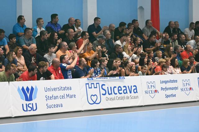 Fanii suceveni au venit în număr mare în tribune