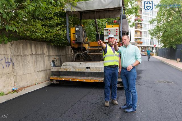 Strada Narciselor, refăcută inclusiv cu trotuar de acces către Liceul Filadelfia