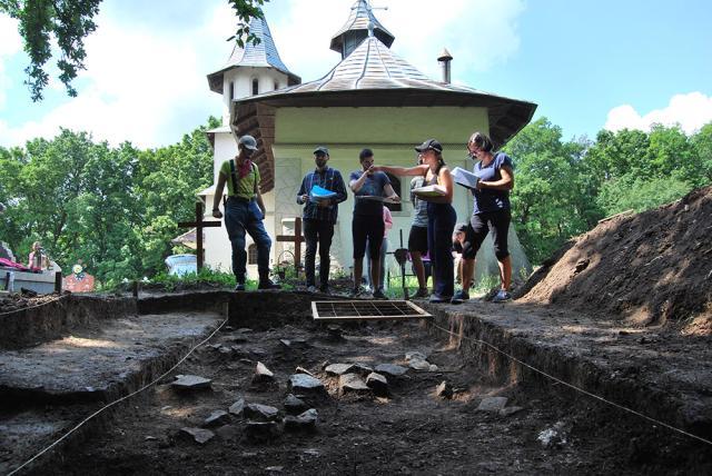 Cercetarea arheologică s-au derulat în a doua parte a lunii august