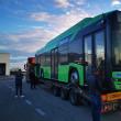 Primul autobuz electric Solaris, din lotul de 15 pe care trebuie să le livreze firma poloneză, a ajuns la Suceava