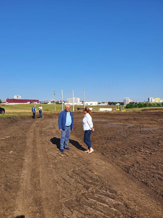 Baza sportivă cu teren de fotbal la dimensiuni UEFA, în construcție, la Suceava