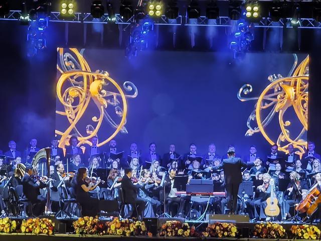 „Simfonii de toamnă”, ediția a IX-a, un eveniment exploziv, o seară memorabilă de muzică, dans, lumini, în compania a peste 120 de artiști din Republica Moldova