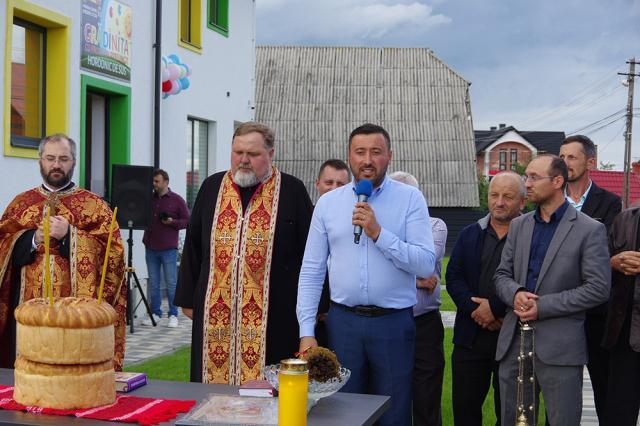 Două investiții noi din Horodnic de Sus, o sală de sport și o grădiniță, inaugurate în prezența primarului Valentin Luță