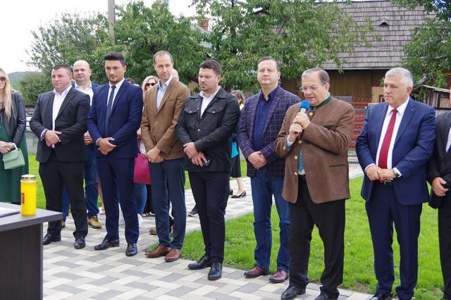 Două investiții noi din Horodnic de Sus, o sală de sport și o grădiniță, inaugurate în prezența primarului Valentin Luță