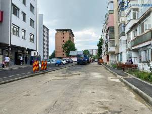 Lucrările de reabilitare a străzii Eroilor au dus și la crearea a 49 de locuri de parcare