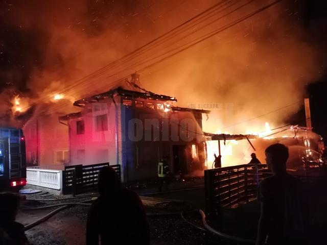 Incendiul de la Dragoșa a afectat patru gospodării