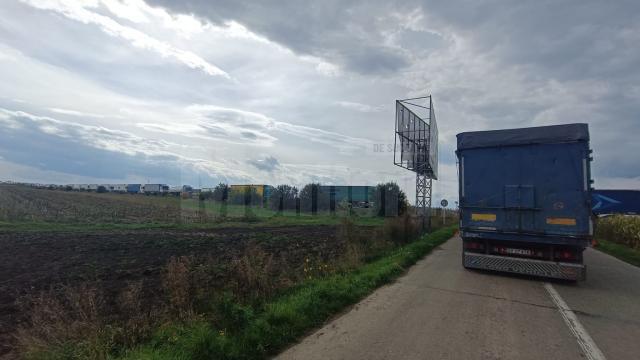 Coloana de camioane la Vama Siret a ajuns iar la 25 de km