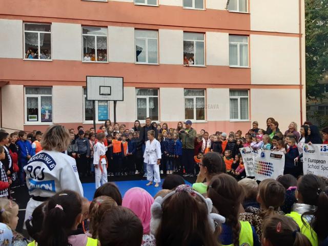 Ziua Europeană a Sportului Școlar, marcată prin întreceri sportive în natură, la Școala Nr. 4 Suceava