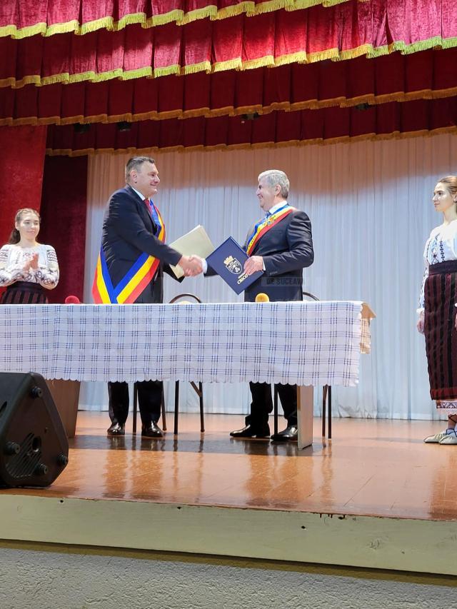 Acordul de înfrățire a fost semnat de primarul Dănuț Candrea și primarul Valentin Guțan