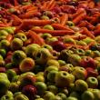 Sucurile naturale se obţin din fructele care se găsesc din belşug în această perioadă a anului – în special mere şi pere, la care se pot adăuga morcovi, sfeclă, ori alte legume