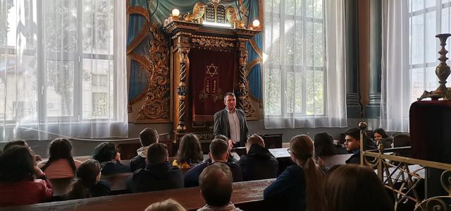 Comemorare a victimelor Holocaustului, printr-o lecție de istorie la Sinagoga Gah din Suceava