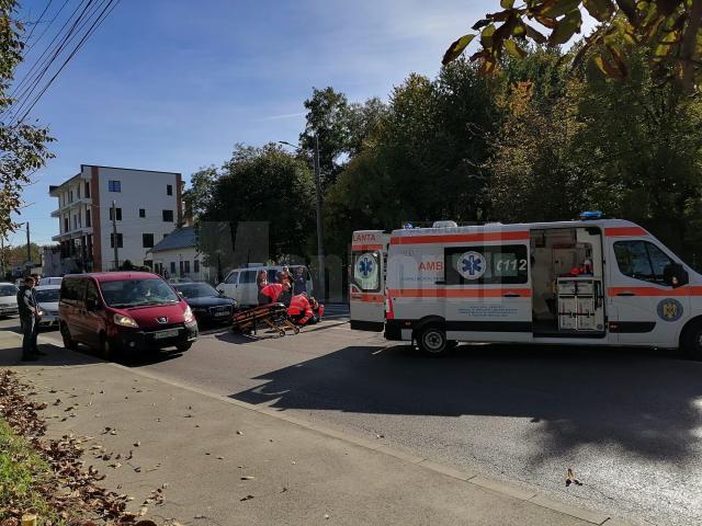 O femeie a fost accidentată pe o trecere de pietoni de pe strada Traian Vuia din municipiul Suceava