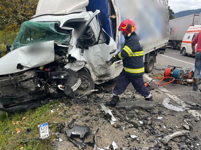 Accident grav, cu patru răniți, la Vatra Dornei