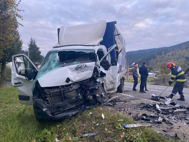 Accident grav, cu patru răniți, la Vatra Dornei