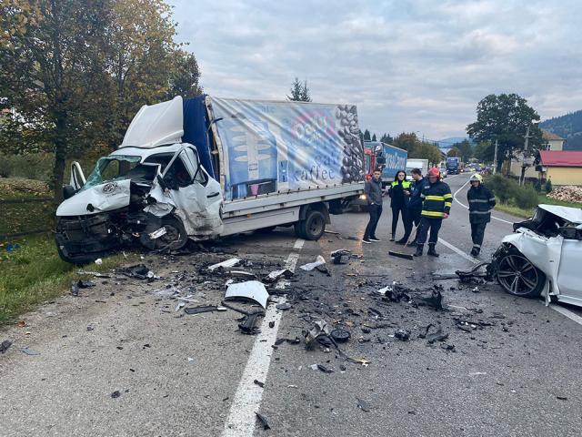 Accident grav, cu patru răniți, la Vatra Dornei