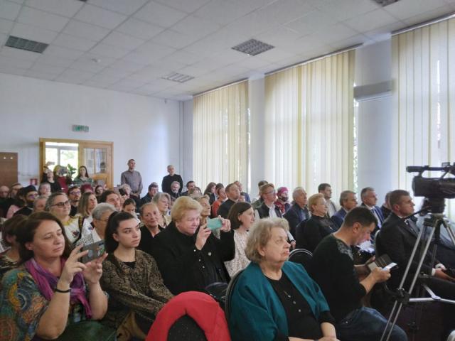 O carte de mare folos duhovnicesc, semnată de arhimandritul Grichentie Natu, lansată la Biblioteca Bucovinei