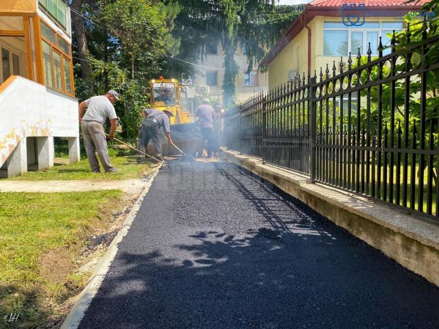 Strada Republicii a fost reabilitată și modernizată, inclusiv aleile care fac legătura cu strada Anastasie Crimca