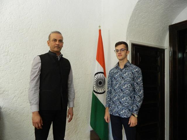 Excelența Sa, Domnul Rahul Shrivastava, Ambasadorul Indiei în România, şi autorul interviului