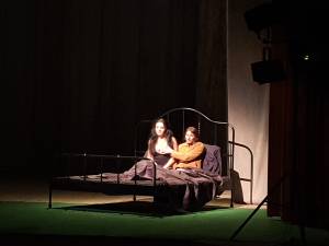 „Ce avem noi aici?”, o poveste despre familie, iubire, frică, jucată admirabil de Carmen Tănase, Marius Manole și Maria Obretin