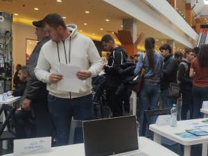 Angajatorii au venit cu oferta bogata la bursa din Suceava